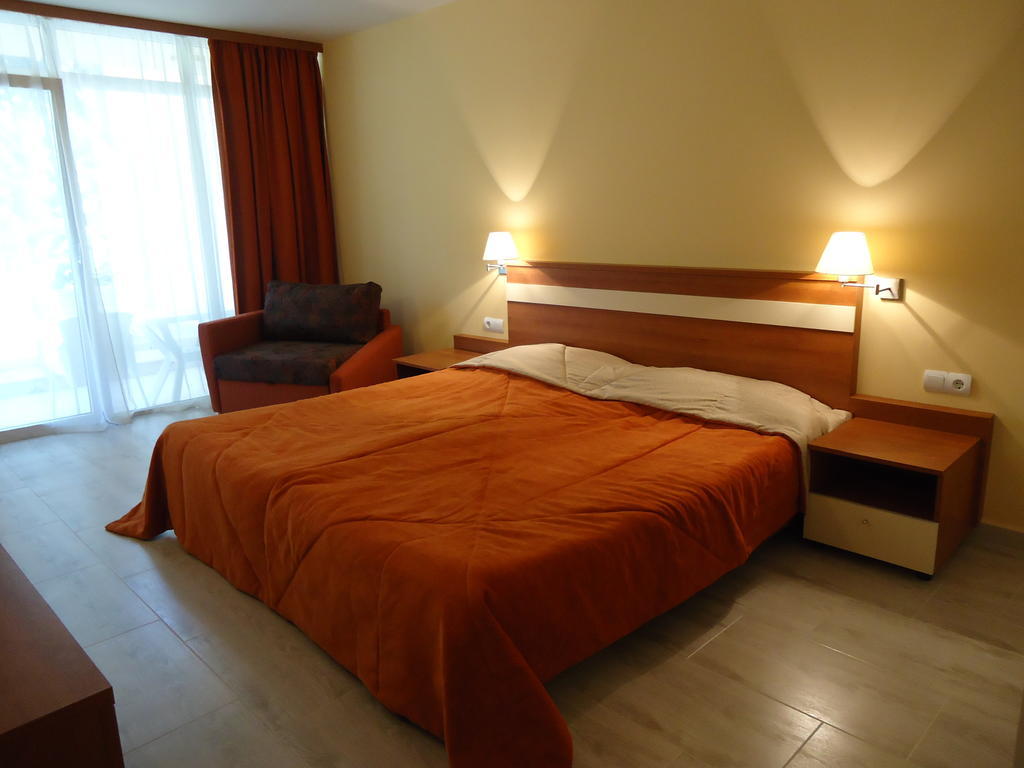Glicinia Hotel Golden Sands Room photo