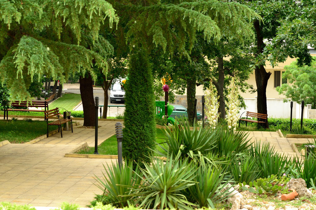 Glicinia Hotel Golden Sands Exterior photo